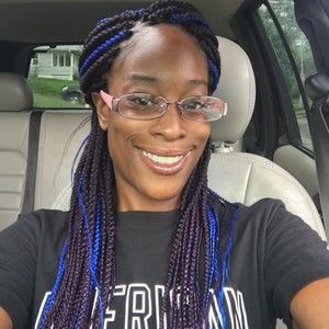 Meet your Posher, Tia